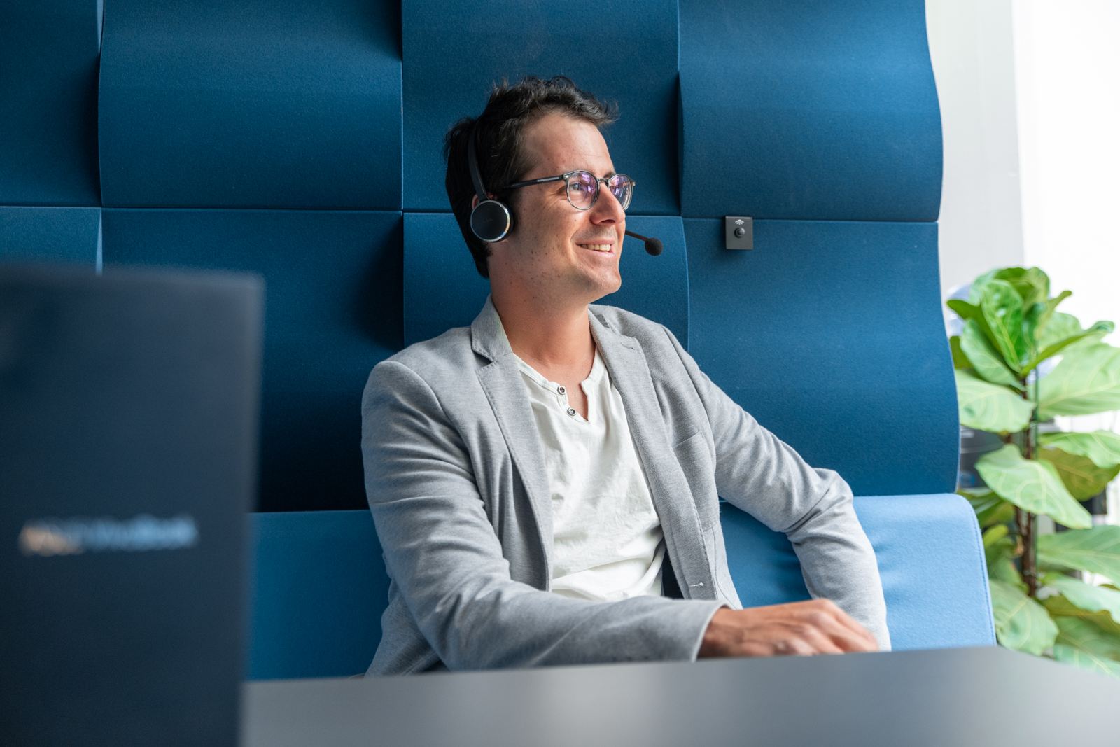 Stephan Gasser mit Headset